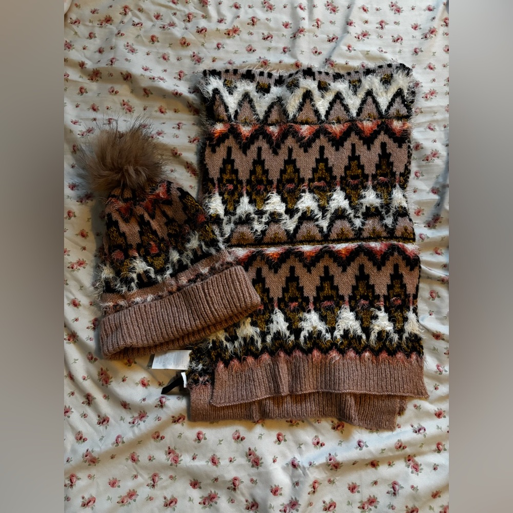 nwot cozy ann taylor scarf and beanie set adorable print